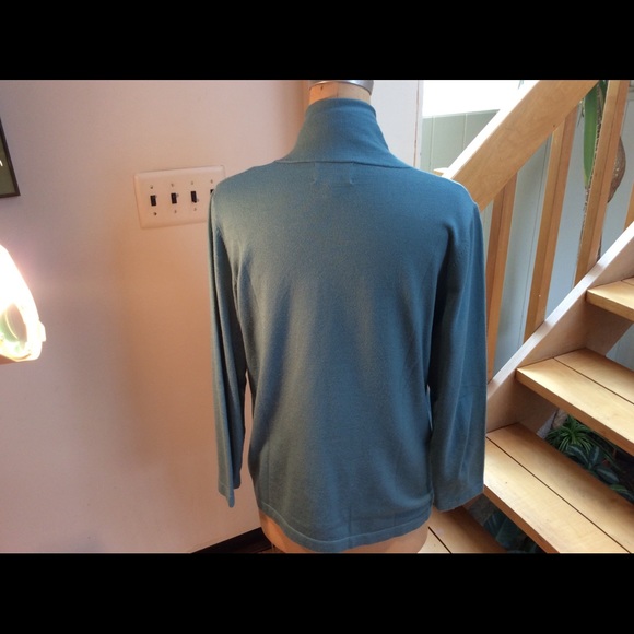 Sweater - Picture 3 of 5